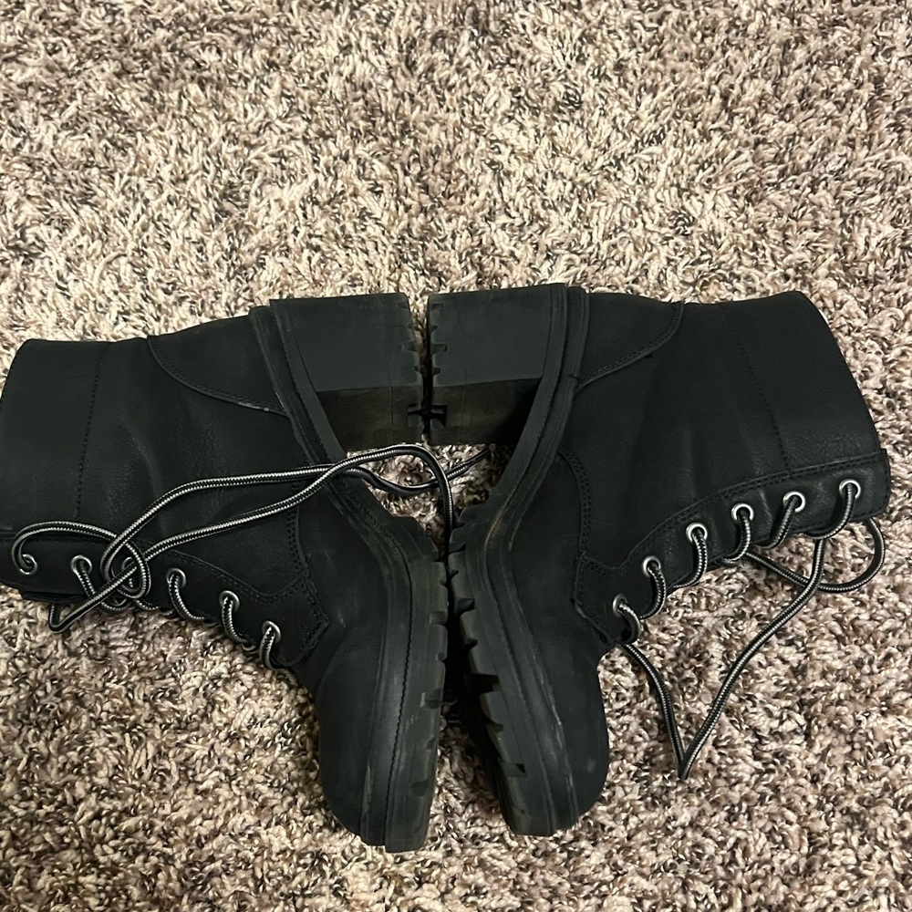 SO chunky black lace up boots